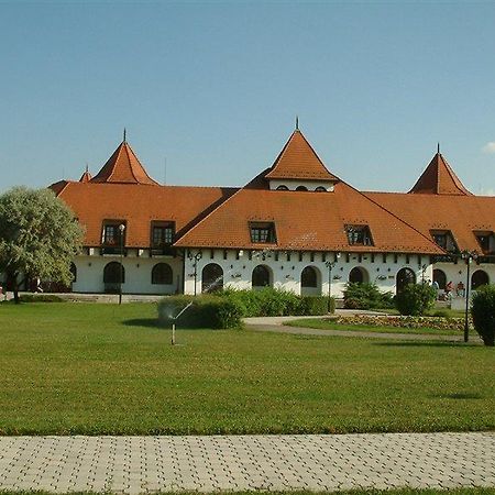 Hortobagy Club Hotel Екстериор снимка