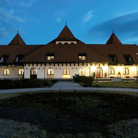 Hortobagy Club Hotel Екстериор снимка